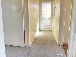 Cedar Avenue- click for photo gallery
